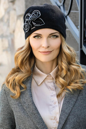 Vivisence Damen Beanie Premium Wintermütze Warm und Bequem Kopfbedeckung Für Herbst und Winter Warm Dick, 100% Wolle, Klassisch Mütze für Frauen, Hergestellt in EU, Schwarz