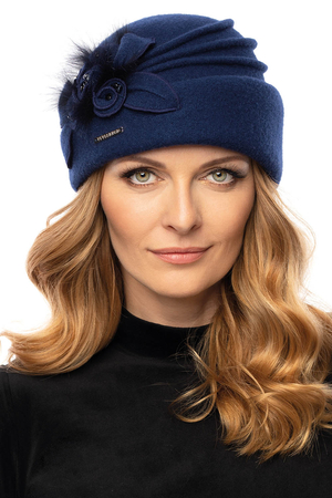 Vivisence Damen Winter Toque aus Wolle Handgefertigte Herbst Warme Mütze mit Blumenapplikation für Frauen Perlen Perfekter Passform Ideal für Kalte Wintertage Modell 7058, Dunkelblau