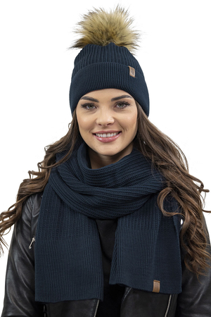 Vivisence Elegantes Damen Winter Set Aus Mütze Und Schal Mit Bommel Aus Warmem Garn Für Frauen Antistatische Perfekte Passform Für Elegante Und Sportliche Outfits, Dunkelblau