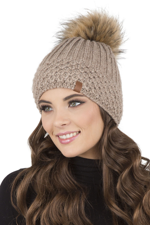 Vivisence Wintermütze mit Bommel Damen Perfekte Passform Warmes Bommelmütze Herbst Frauen Mütze für Winter Aufgerolltem Design Für Extra Wärme Ideal Für Kalte Wintertage Modell 7016, Beige