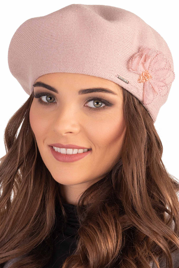 Vivisence Baskenmütze Winter Damen mit Klassischem Schnitt Elegante Mütze mit Wärmendem Garn mit Wollzusatz Wintermütze für Frauen Blumenapplikation Perfekte Anpassung Modell 7036, Rosa