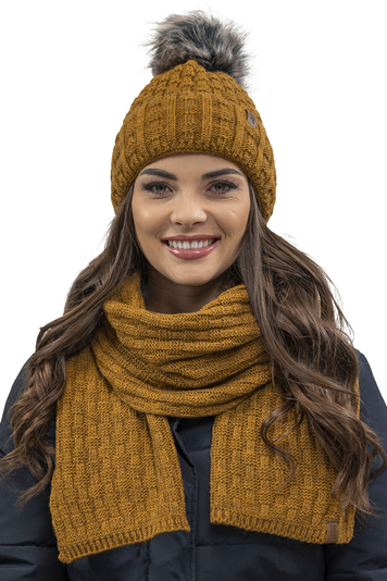 Vivisence Damen Bommelmütze und Schal Set Warm Kopfbedeckung und Halsbedeckung Für Herbst und Winter Warm Dick, Wintermütze mit Bommel, Winterset für Frauen, Hergestellt in EU, Dunkelgelb