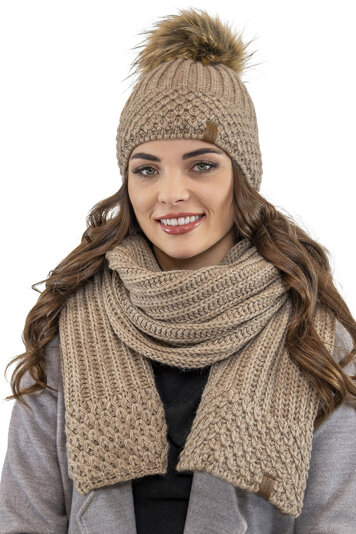 Vivisence Trendiger Damen Winter Set Aus Bommelmütze Mit Schal Aus Wärmendem Garn Mit Vlies-Innenfutter Antistatische Perfekte Passform Für Kalte Wintertage Modisches Design, Beige