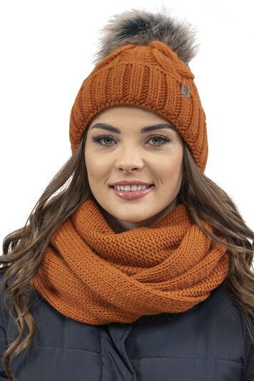 Vivisence Trendiger Damen Winter Set Aus Bommelmütze Und Loop-Schal Aus Wärmendem Garn Mit Innenfutter Aus Vlies Perfekte Passform Für Kalte Wintertage Modisches Design, Orange