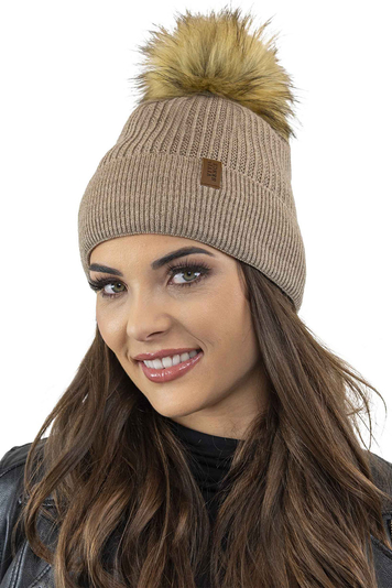 Vivisence Winter Bommelmütze für Damen Wintermütze mit Bommel Herbst aus Warmem Acrylgarn mit Antistatischer Wirkung Perfekte Passform für Kalte Wintertage Modell 7042, Beige