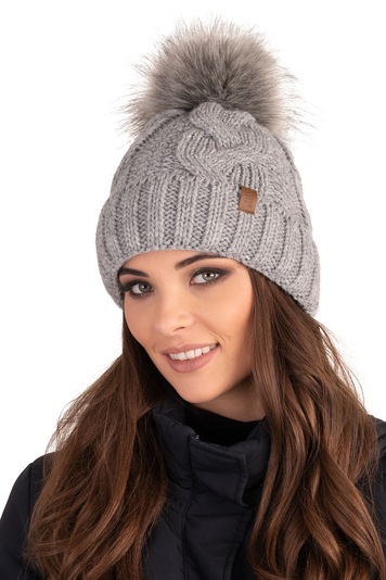 Vivisence Wintermütze Mit Bommel Perfekte Passform Warmes Garn Mit Stilvollem Aufgerolltem Design Innenfutter Aus Vlies Für Extra Wärme Ideal Für Kalte Wintertage, Hellgrau