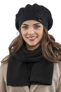 Vivisence Damen Mütze mit Schal Mit Blume Applikation Wärme An Wintertagen 7006, schwarz