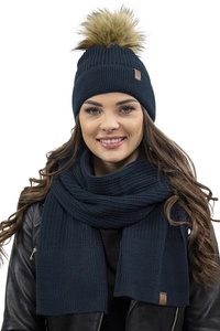 Vivisence Elegantes Damen Winter Set Aus Mütze Und Schal Mit Bommel Aus Warmem Garn Für Frauen Antistatische Perfekte Passform Für Elegante Und Sportliche Outfits, dunkelblau